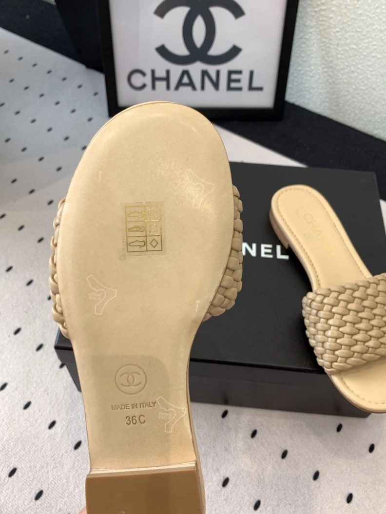 ModernLook Chxnxl Slippers 119777