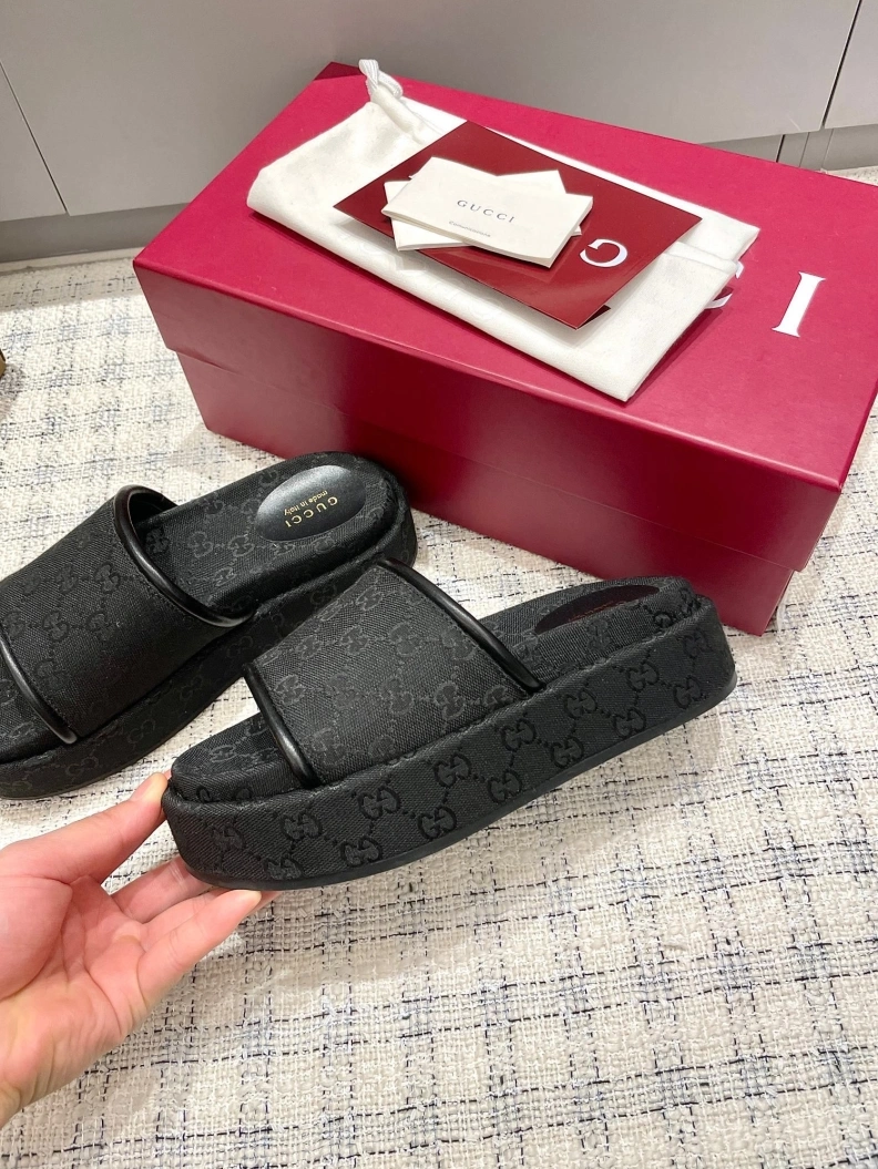 Bold Gxccx Slippers 157341