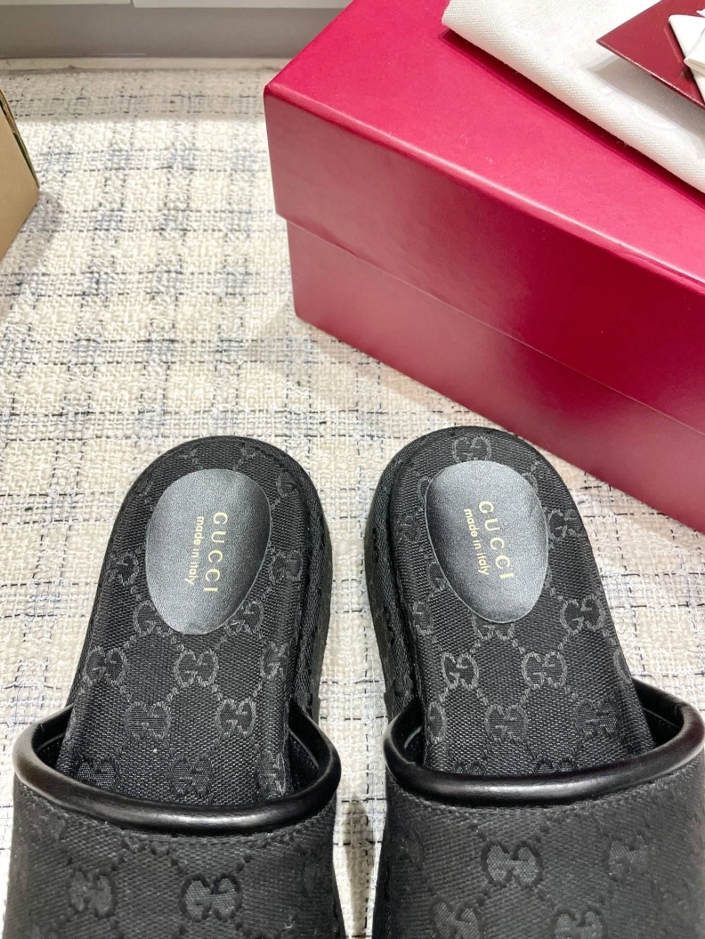 Bold Gxccx Slippers 157341