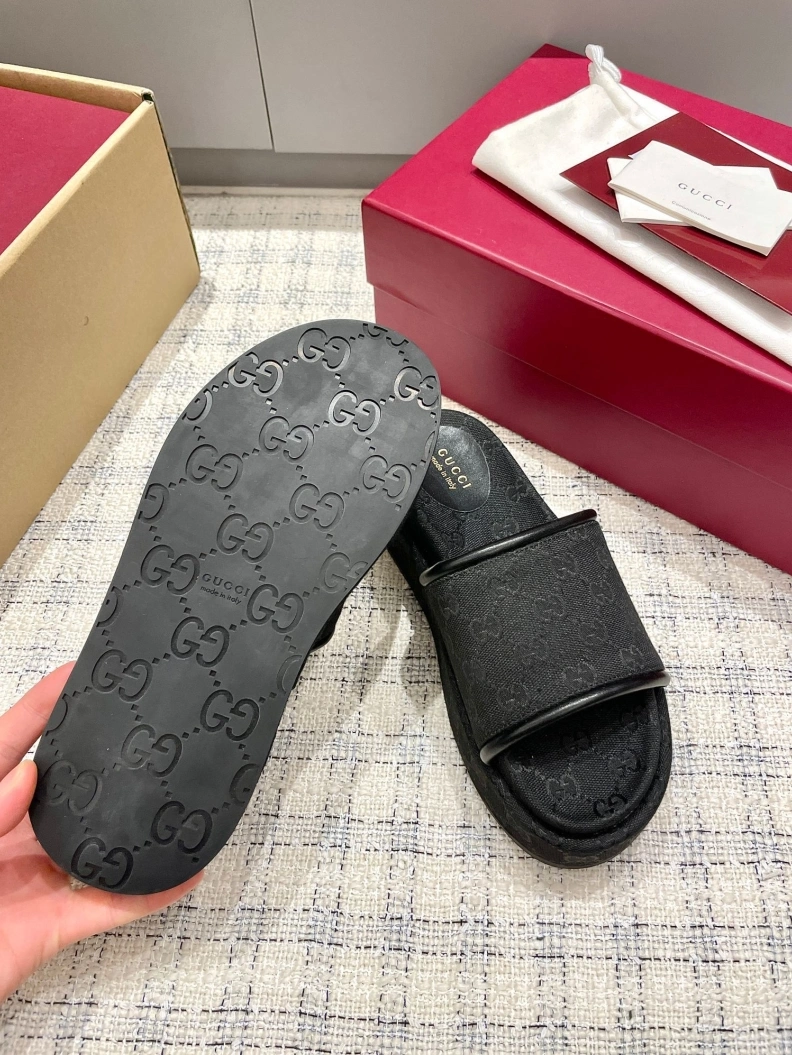 Bold Gxccx Slippers 157341