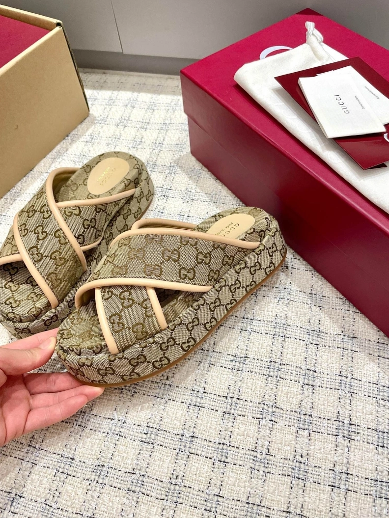 WellDesigned Gxccx Slippers 157334
