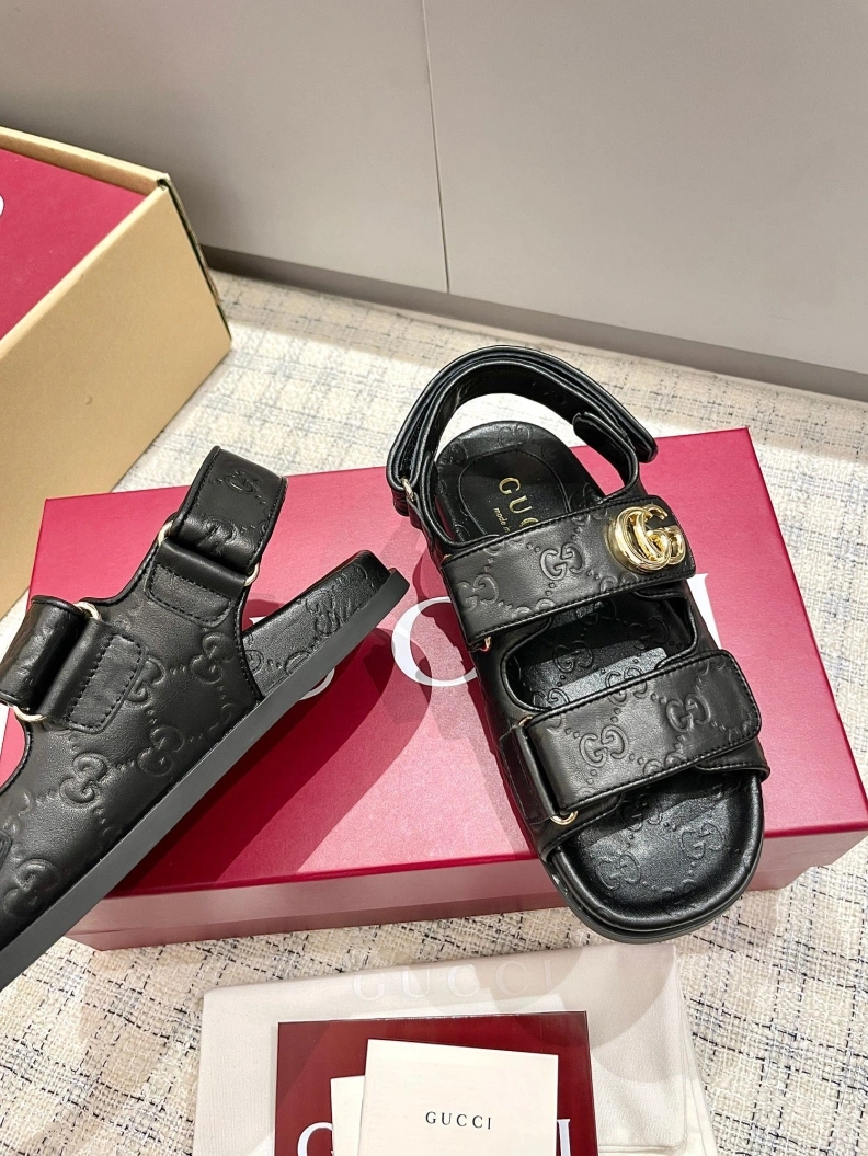 Gxccx Sandals WellDesigned 157484