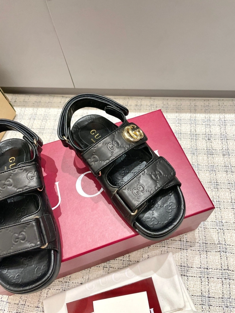 Gxccx Sandals WellDesigned 157484