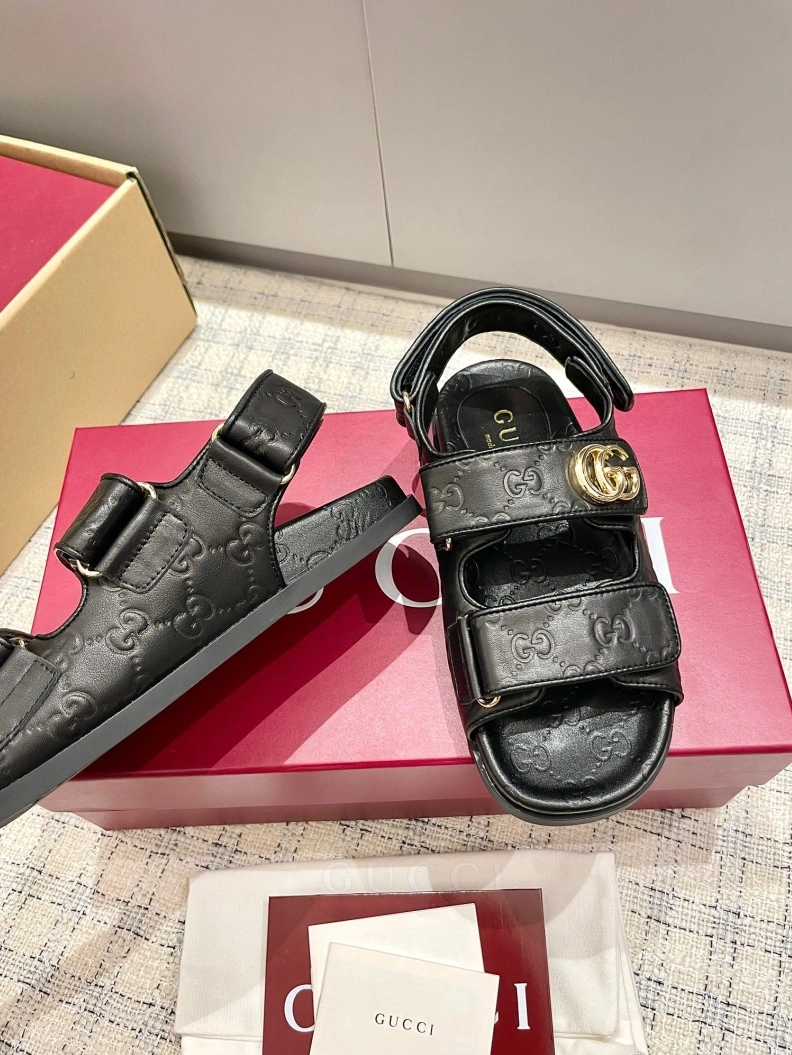 Gxccx Sandals WellDesigned 157484