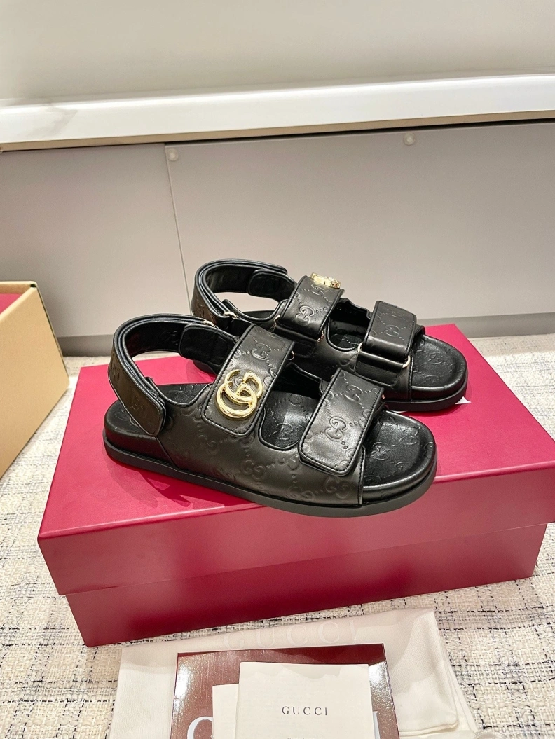 Gxccx Sandals WellDesigned 157484