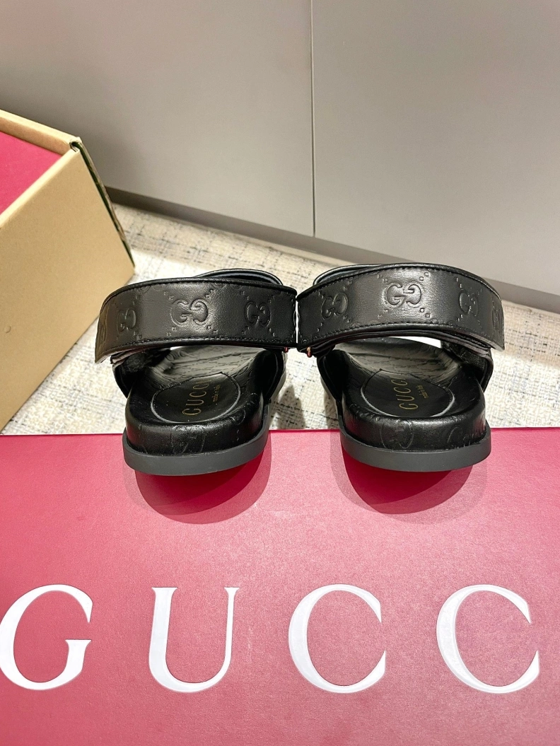 Gxccx Sandals WellDesigned 157484