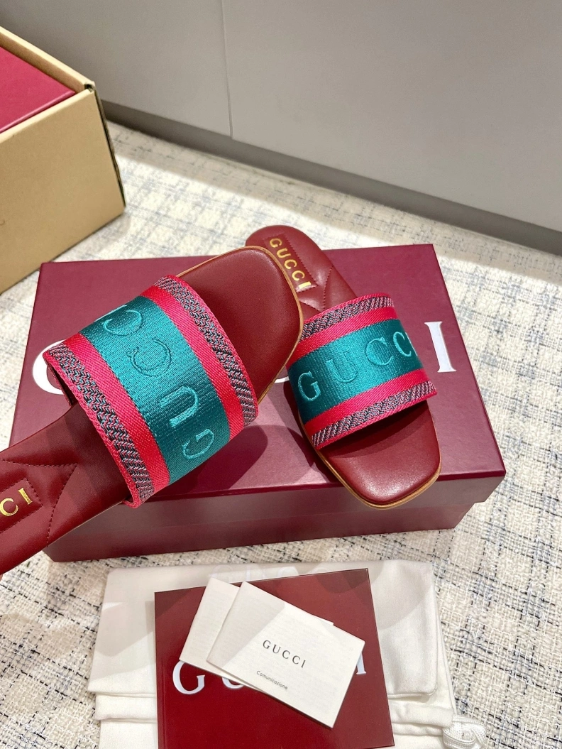 Gxccx Slippers Trendsetting 157344