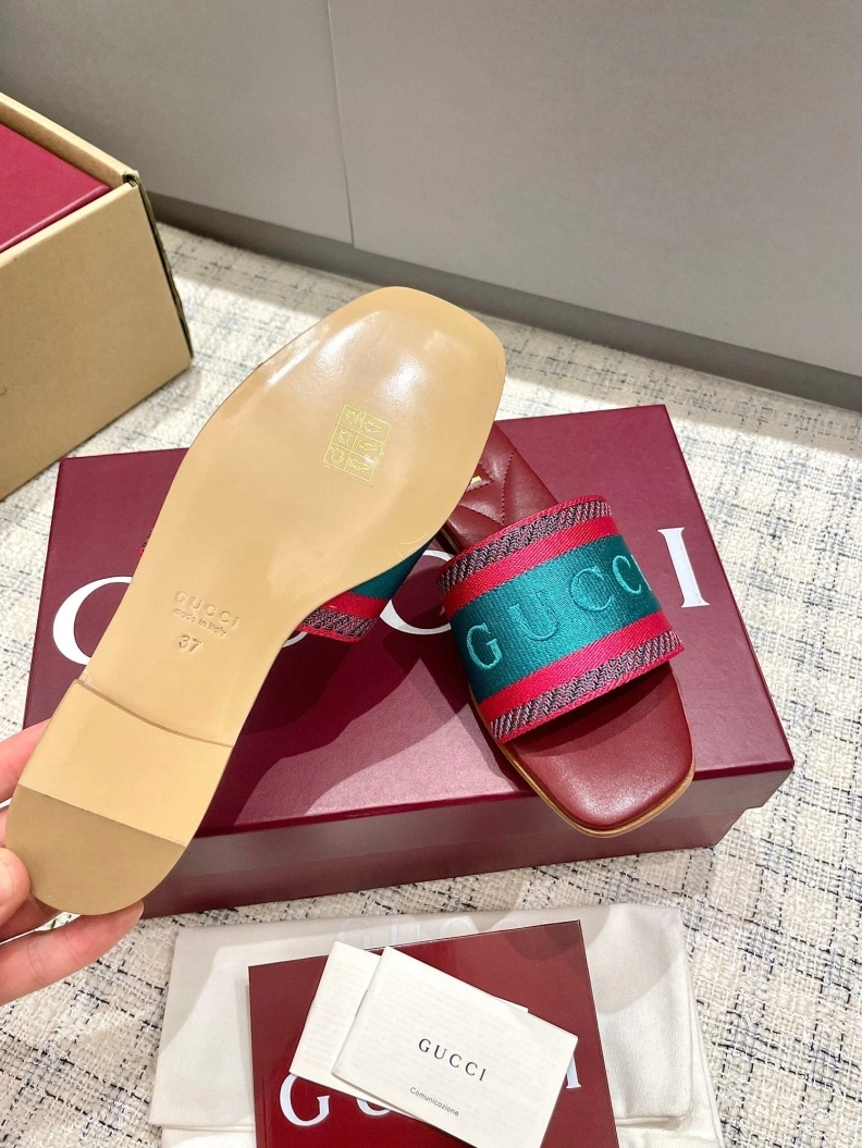 Gxccx Slippers Trendsetting 157344