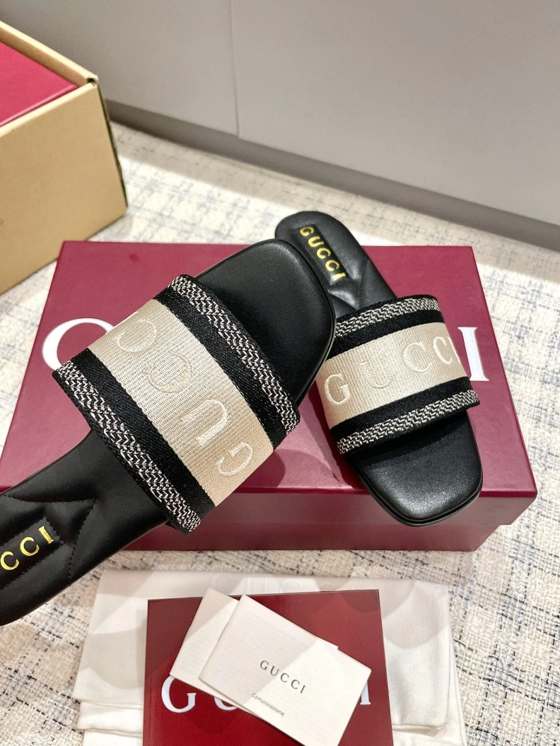 Reliable Gxccx Slippers 157357
