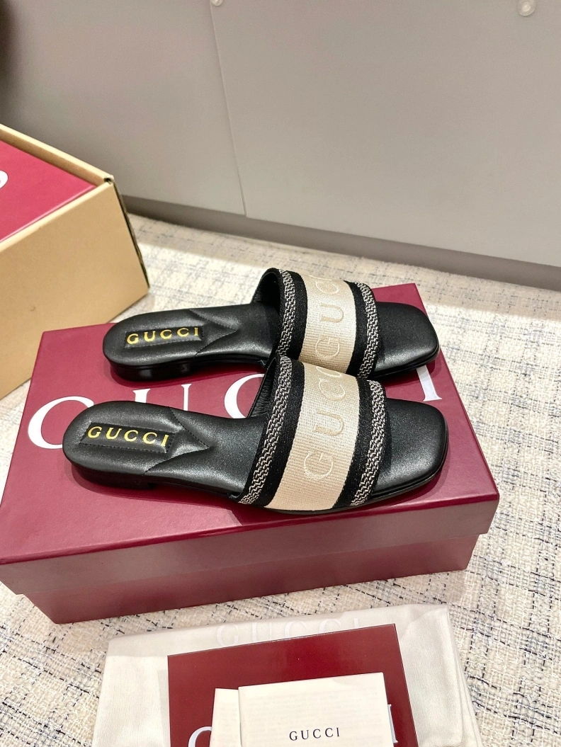 Reliable Gxccx Slippers 157357