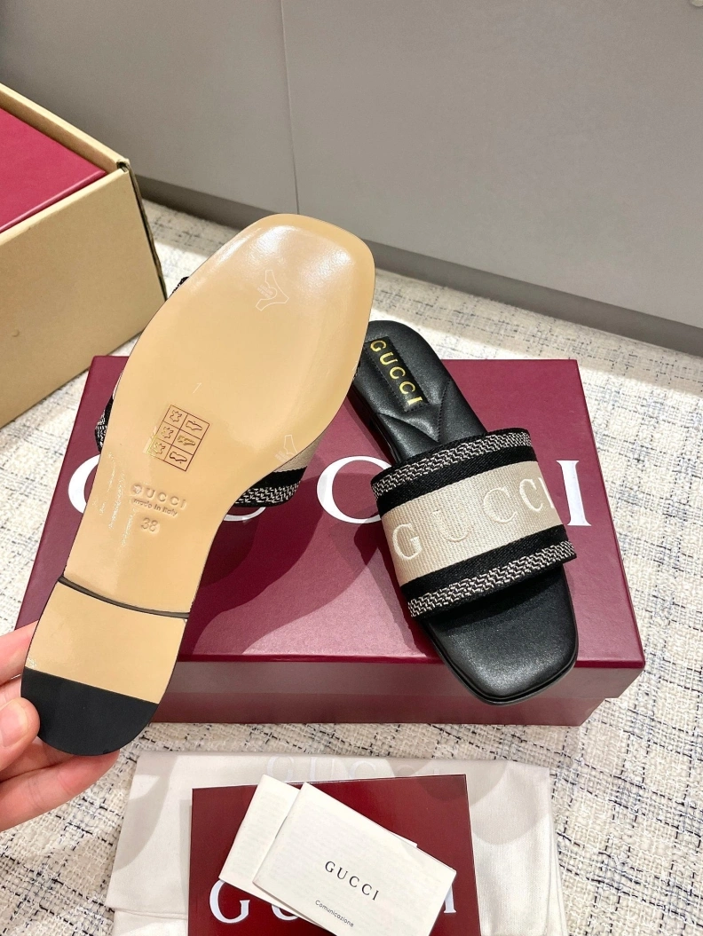 Reliable Gxccx Slippers 157357