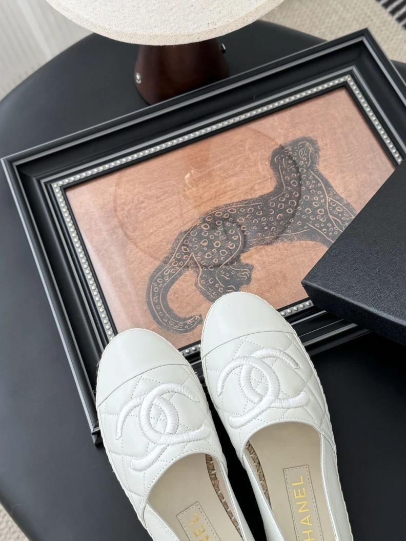 Durable Chxnxl Flat Shoes 120884