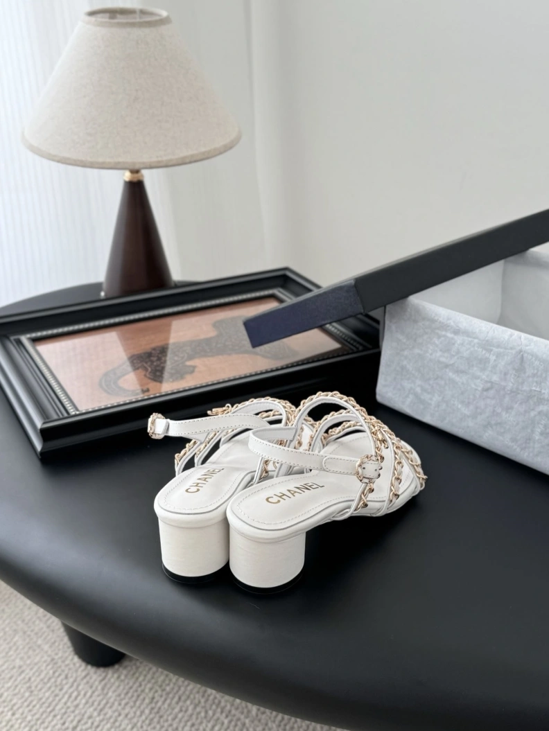 Efficient Chxnxl Sandals 120268