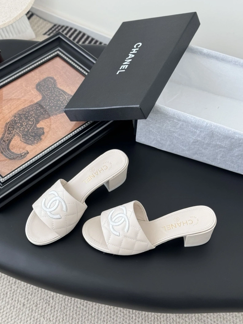 NewStyle Chxnxl Slippers 119773