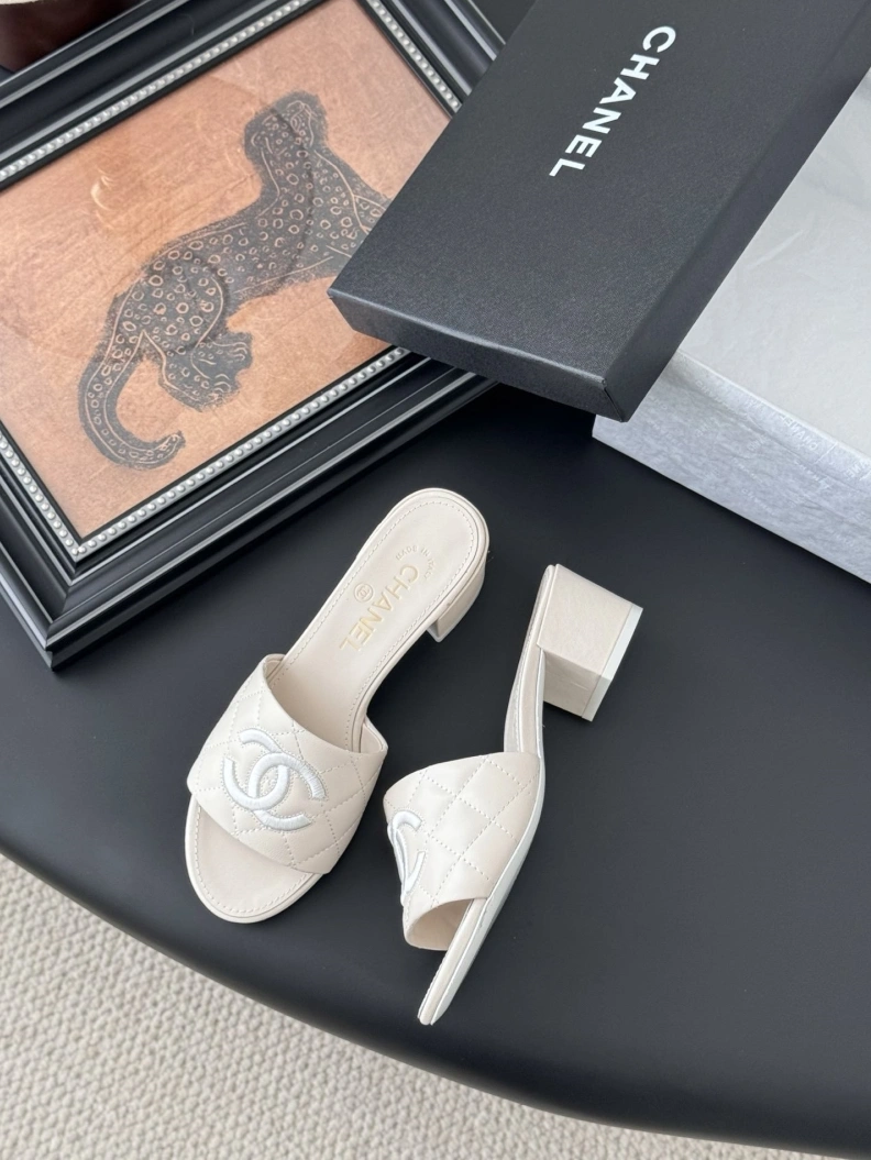 NewStyle Chxnxl Slippers 119773