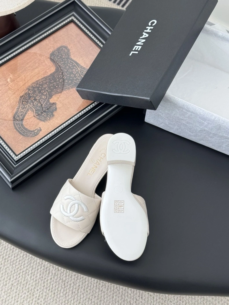 NewStyle Chxnxl Slippers 119773