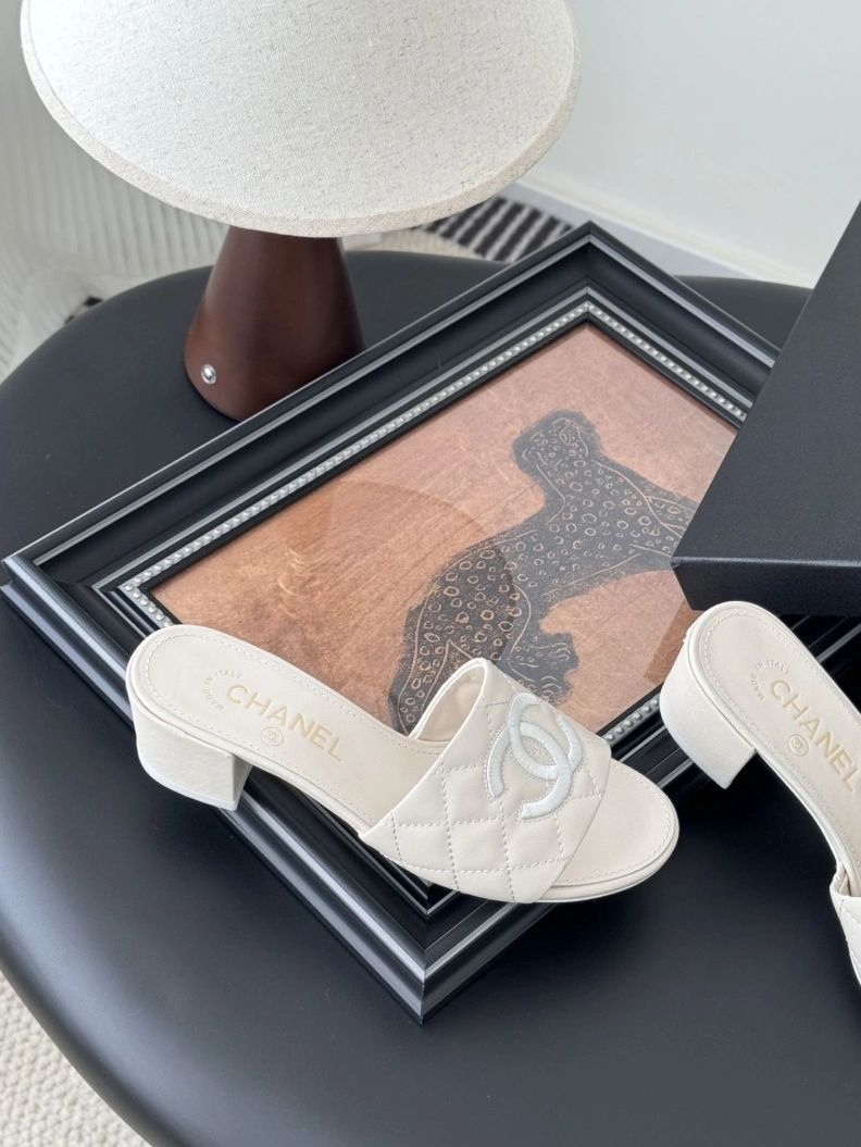 NewStyle Chxnxl Slippers 119773