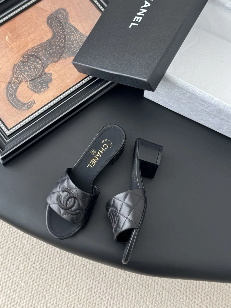 NewStyle Chxnxl Slippers 119774