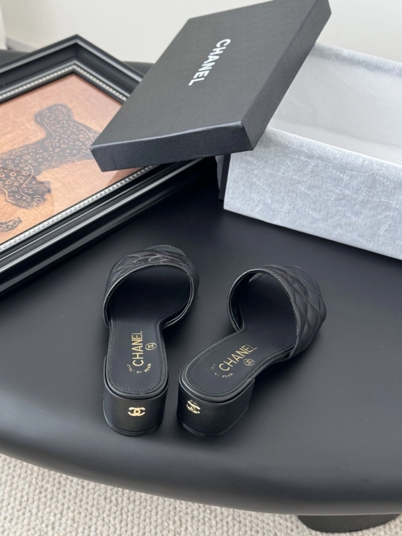 NewStyle Chxnxl Slippers 119774