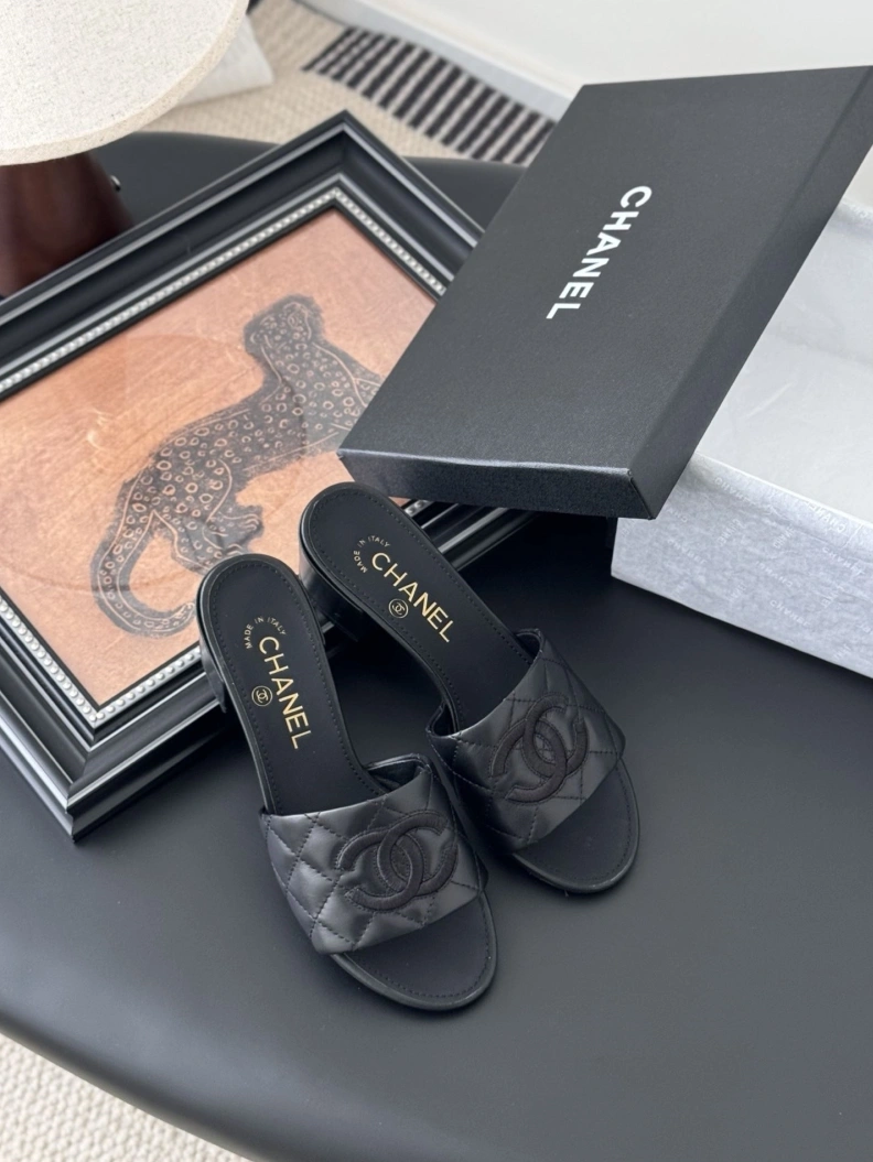 NewStyle Chxnxl Slippers 119774