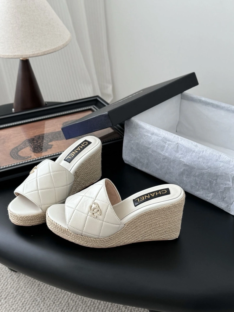 GoodFit Chxnxl Slippers 119755