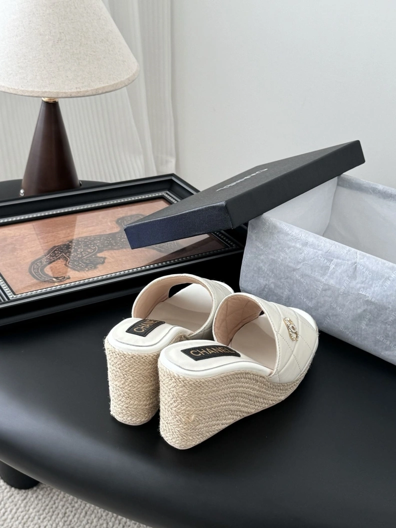 GoodFit Chxnxl Slippers 119755