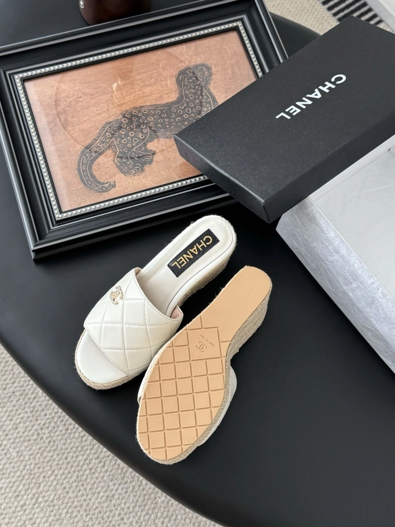 GoodFit Chxnxl Slippers 119755