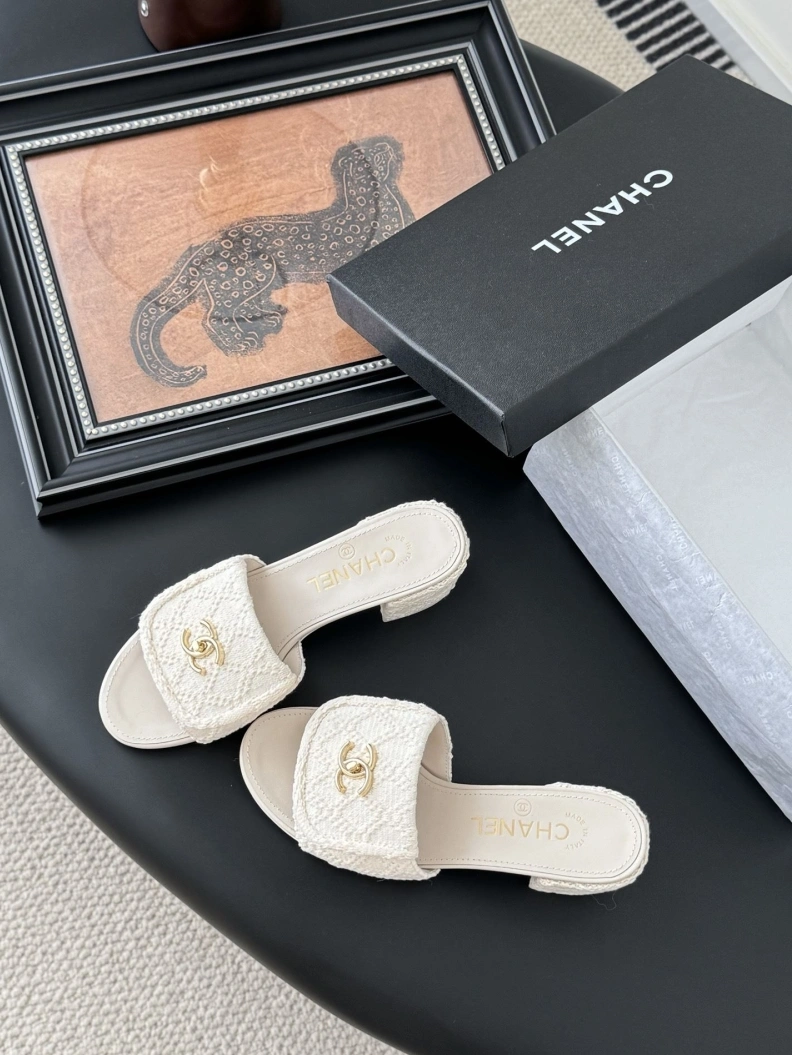 Sophisticated Chxnxl Slippers 119752