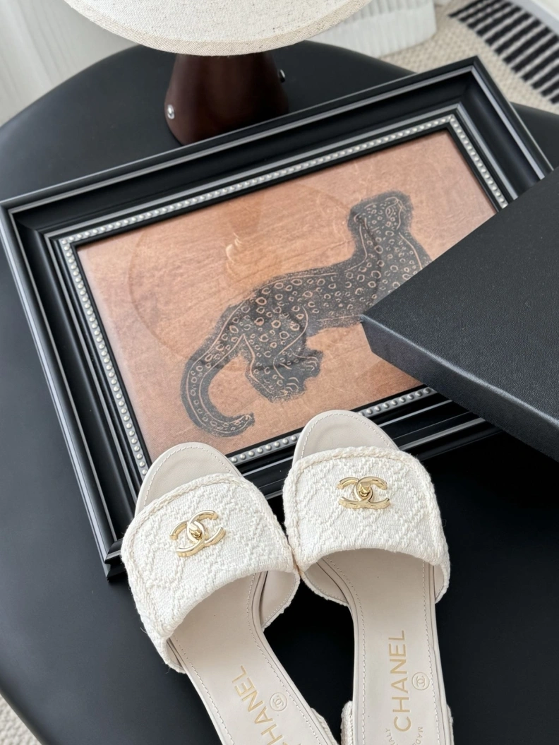 Sophisticated Chxnxl Slippers 119752