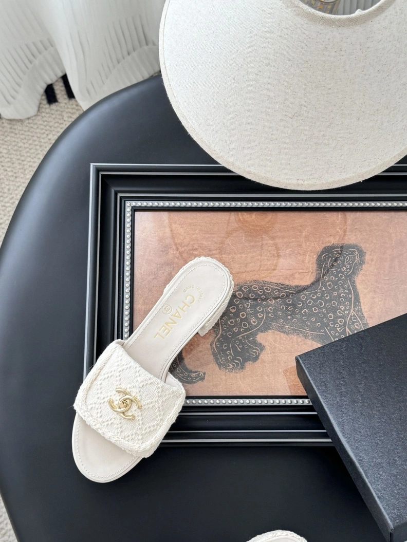 Sophisticated Chxnxl Slippers 119752