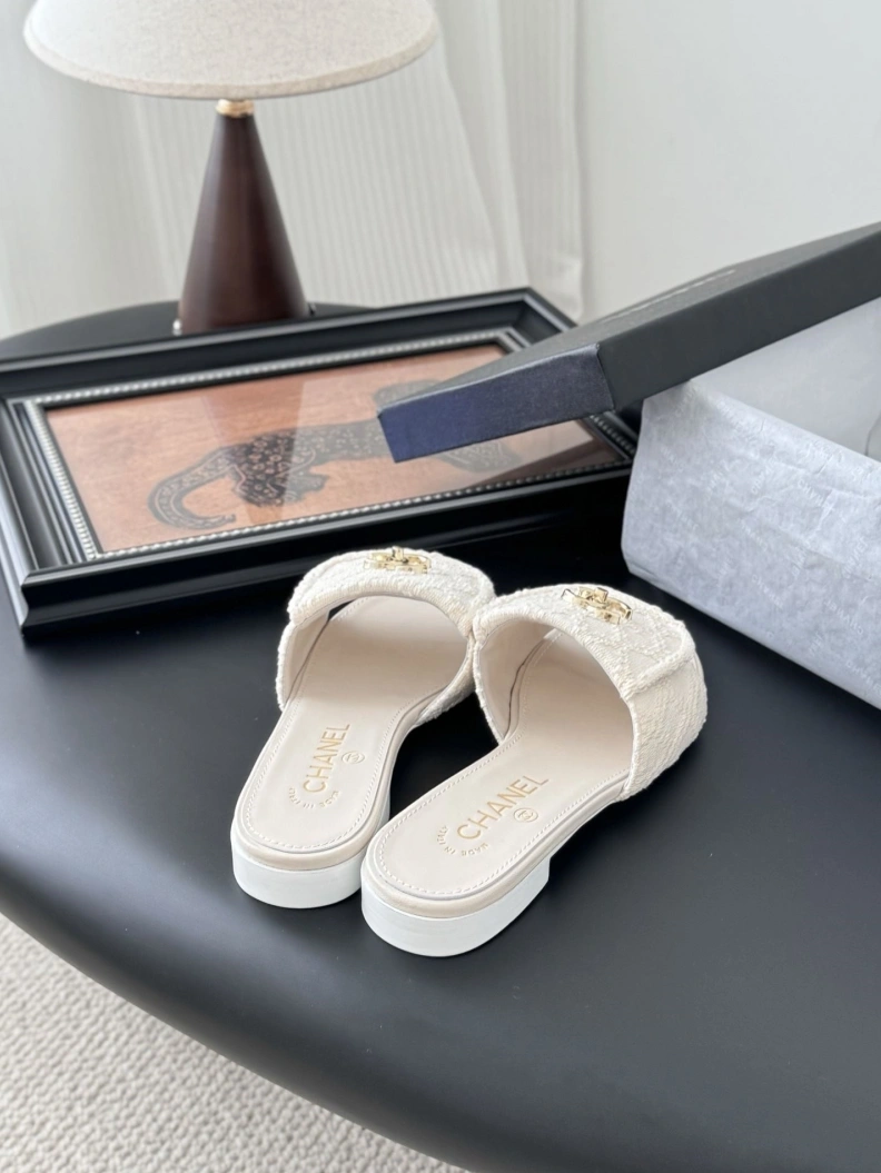 GoodFit Chxnxl Slippers 119744
