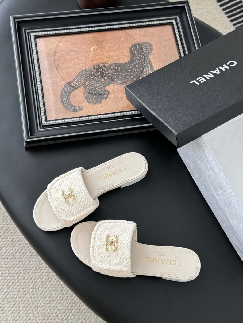 GoodFit Chxnxl Slippers 119744