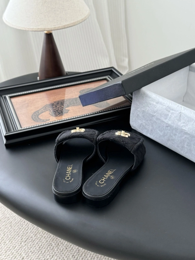 SportInspired Chxnxl Slippers 119735