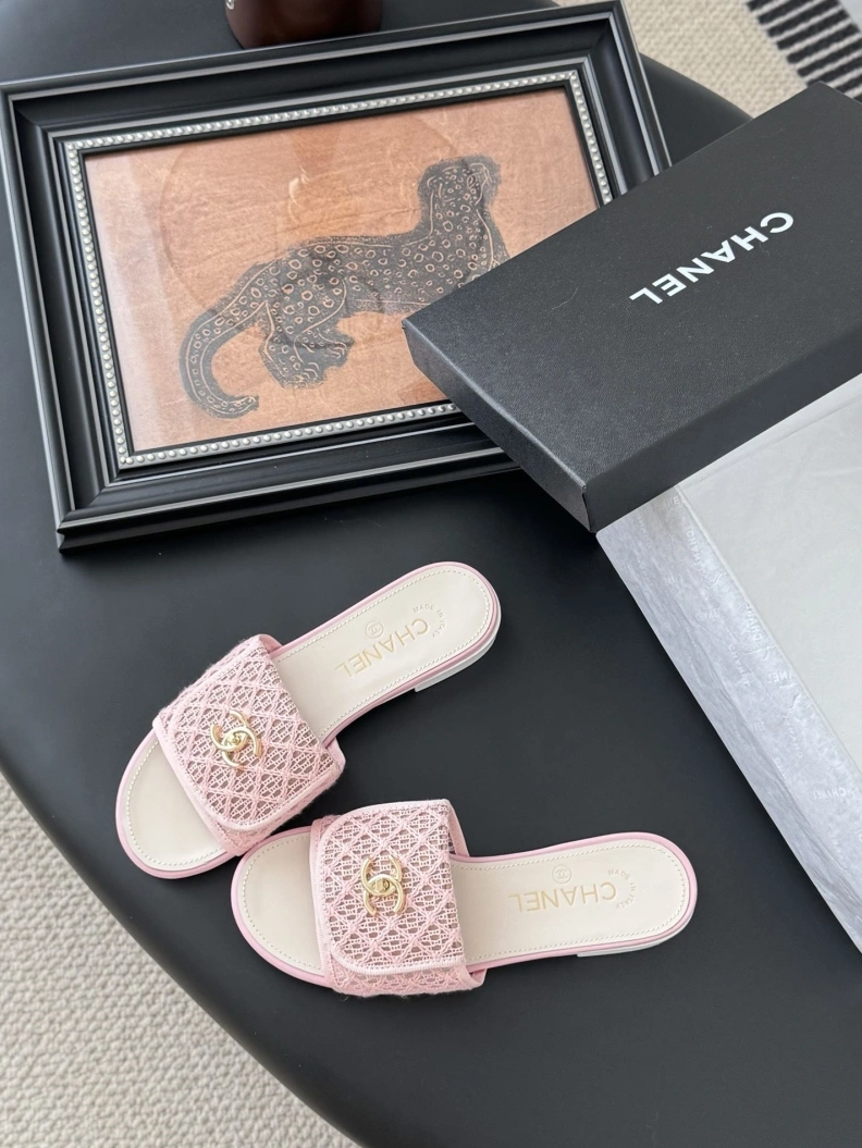 Comfortable Chxnxl Slippers 119745