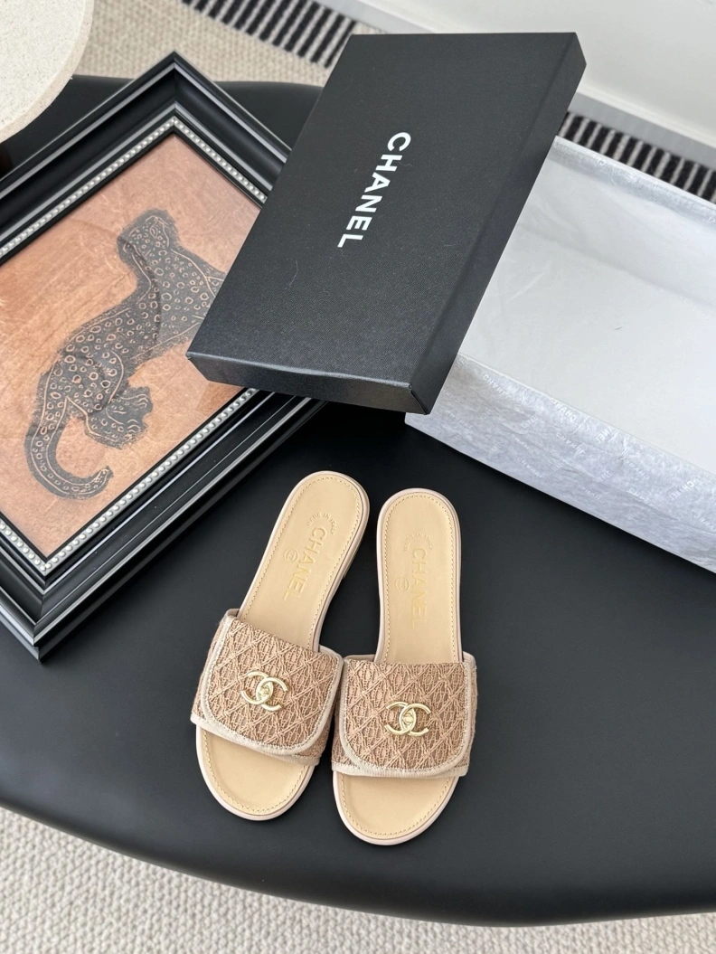 Modern Chxnxl Slippers 119741
