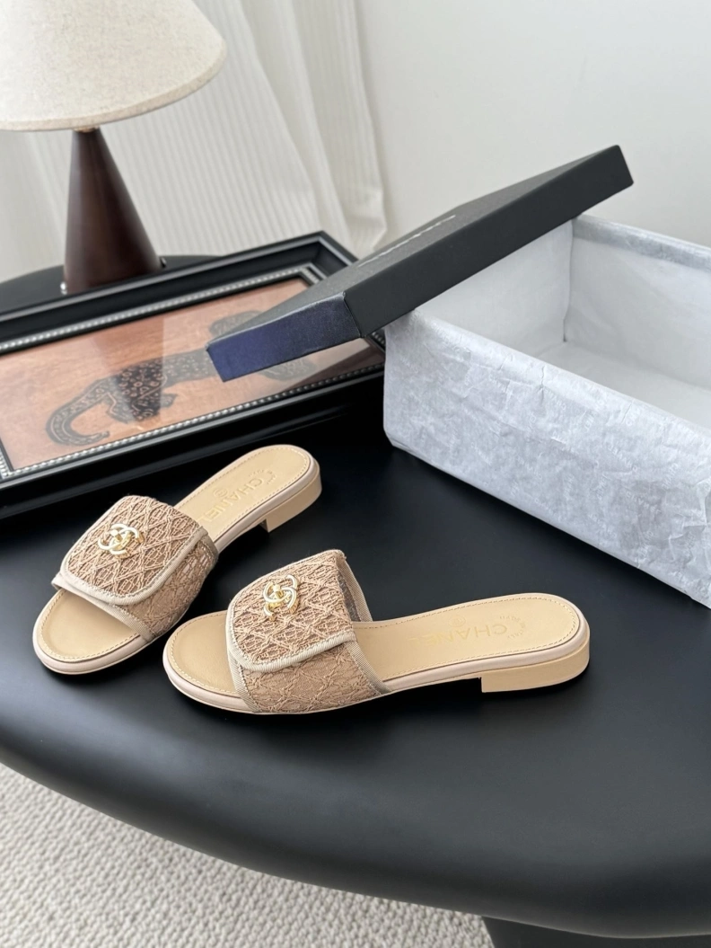 Modern Chxnxl Slippers 119741