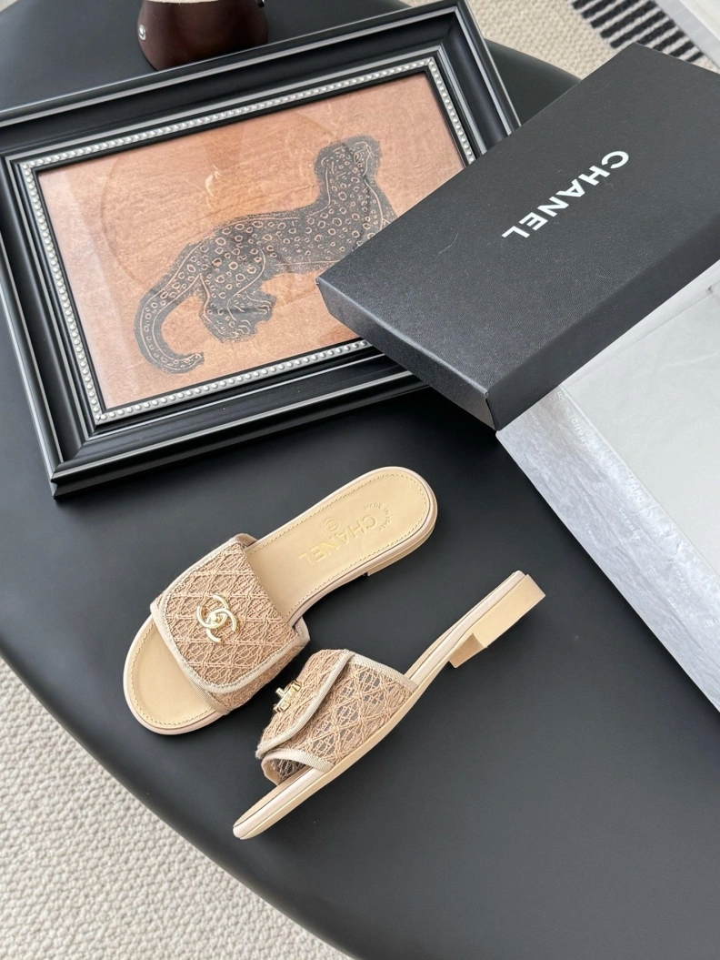Modern Chxnxl Slippers 119741