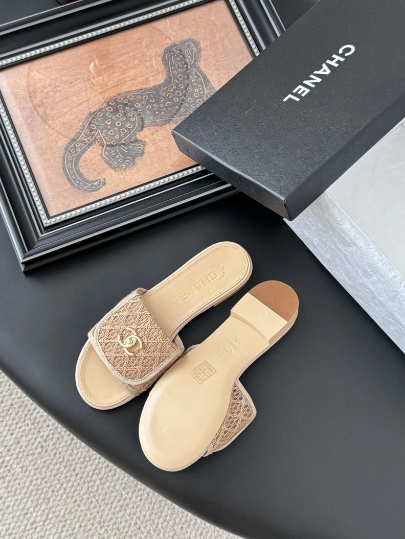 Modern Chxnxl Slippers 119741