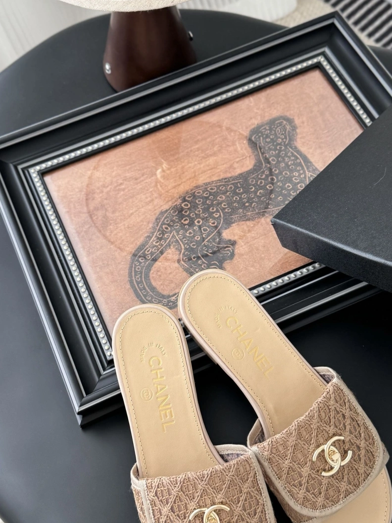 Modern Chxnxl Slippers 119741