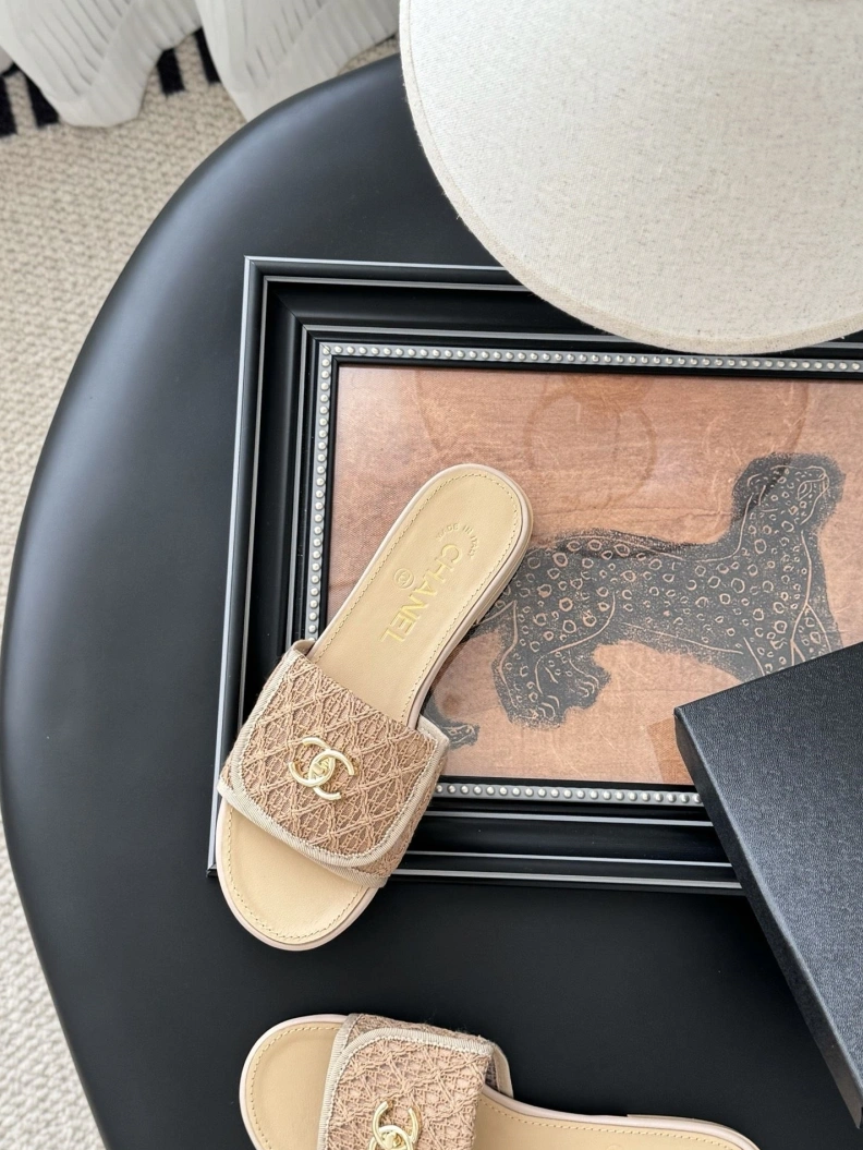 Modern Chxnxl Slippers 119741