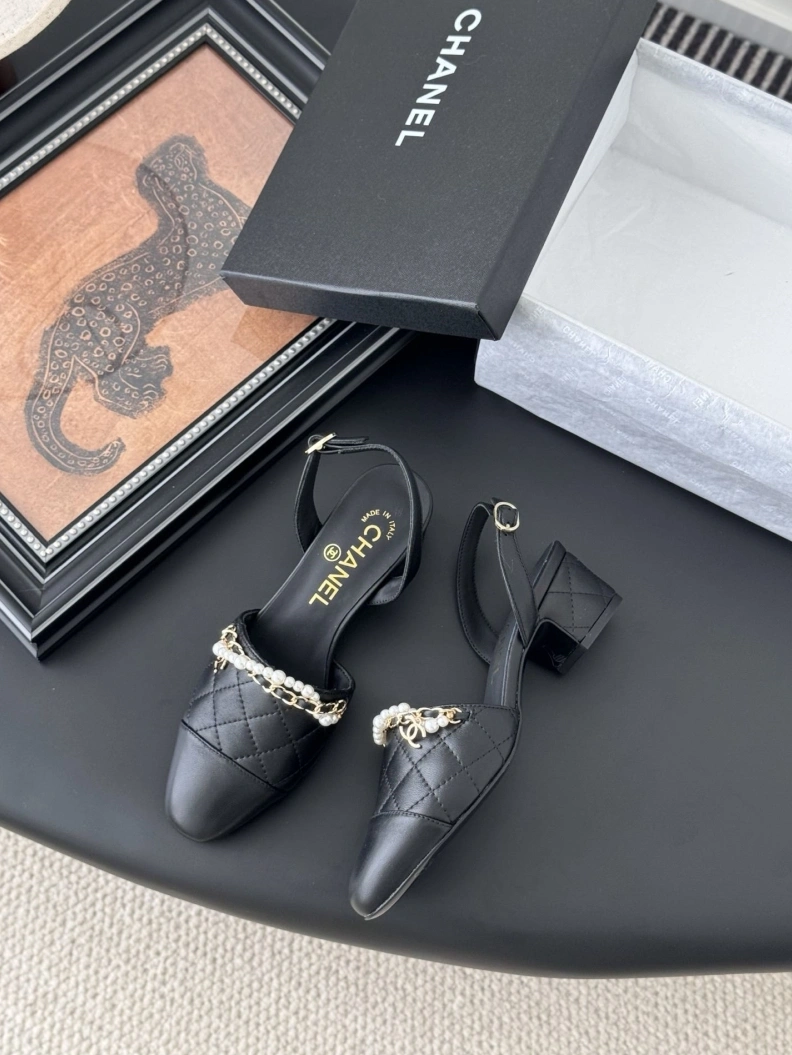Elegant Chxnxl Sandals 120262