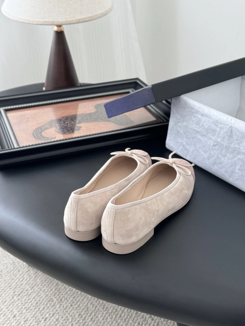 Flexible Chxnxl Flat Shoes 120857