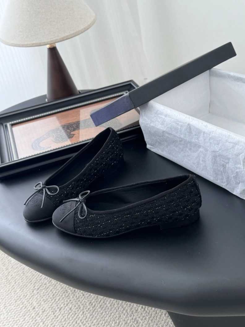 Trendsetting Chxnxl Flat Shoes 120845