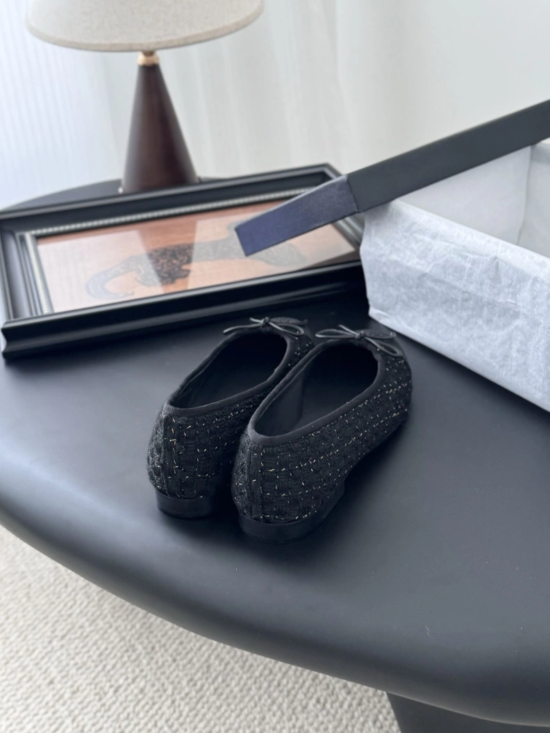 Trendsetting Chxnxl Flat Shoes 120845