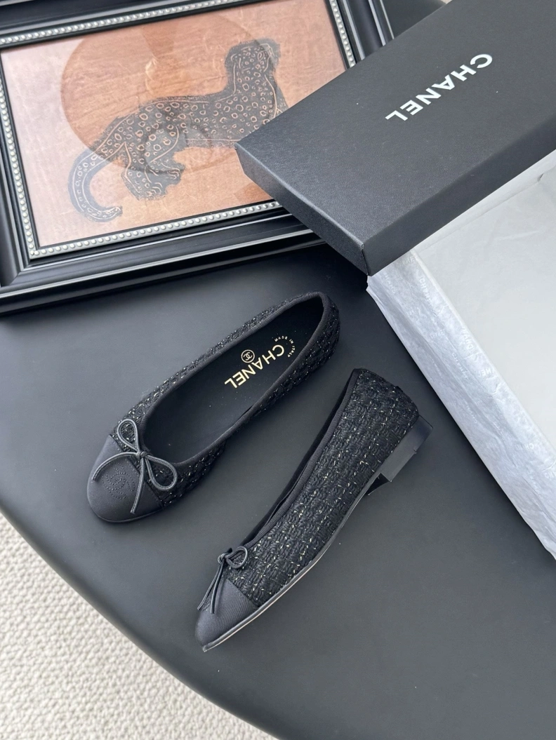 Trendsetting Chxnxl Flat Shoes 120845