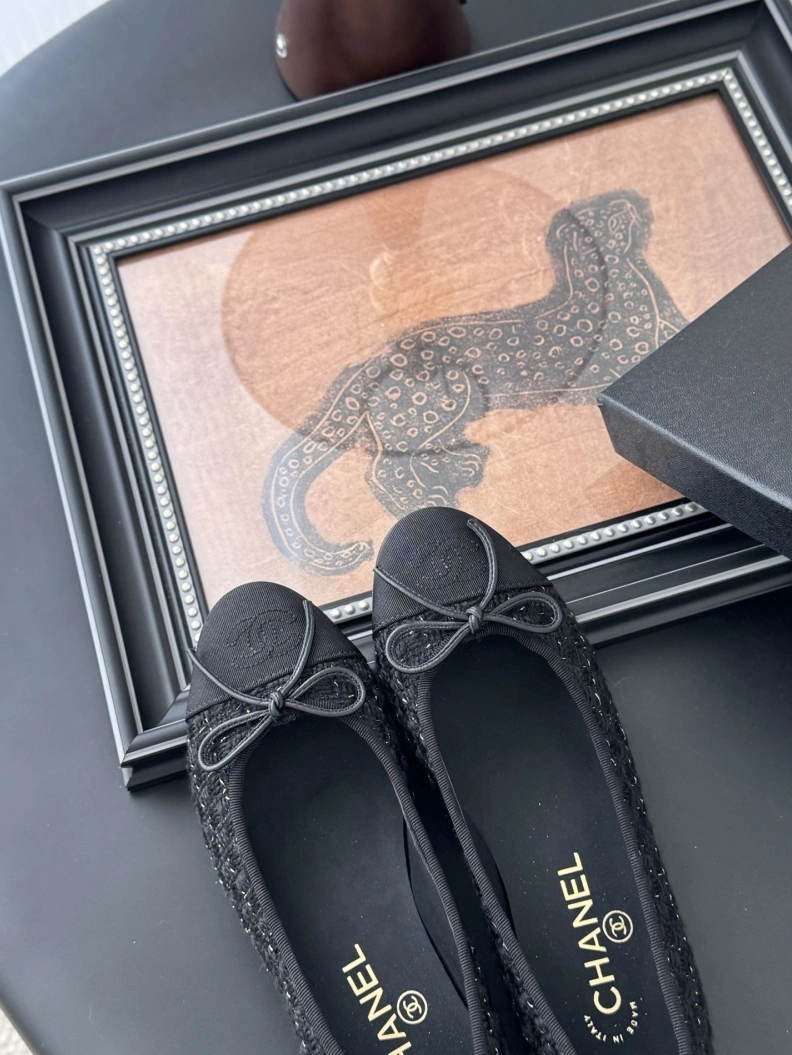 Trendsetting Chxnxl Flat Shoes 120845