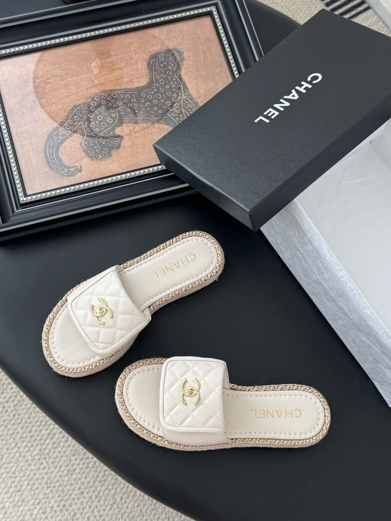 Flexible Chxnxl Slippers 119732