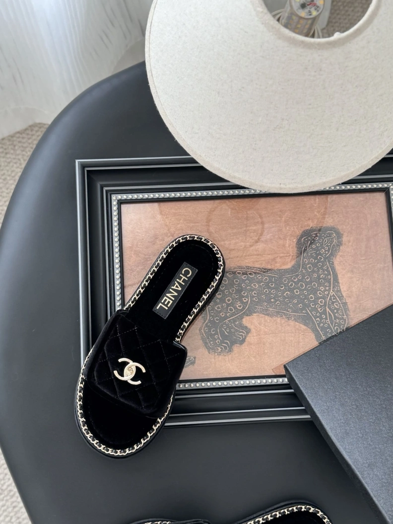 DailyWear Chxnxl Slippers 119731