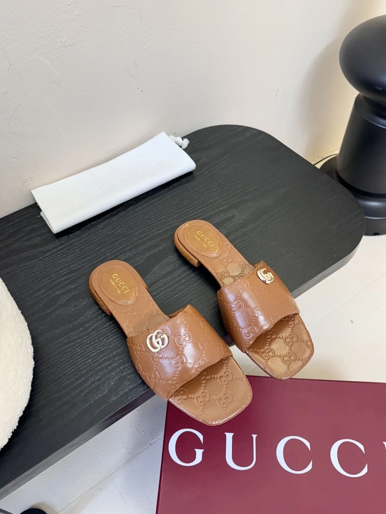 Stylish Gxccx Slippers 157342