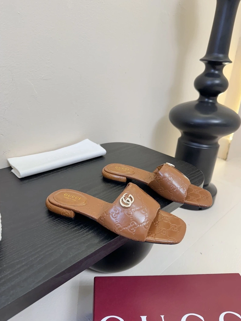 Stylish Gxccx Slippers 157342